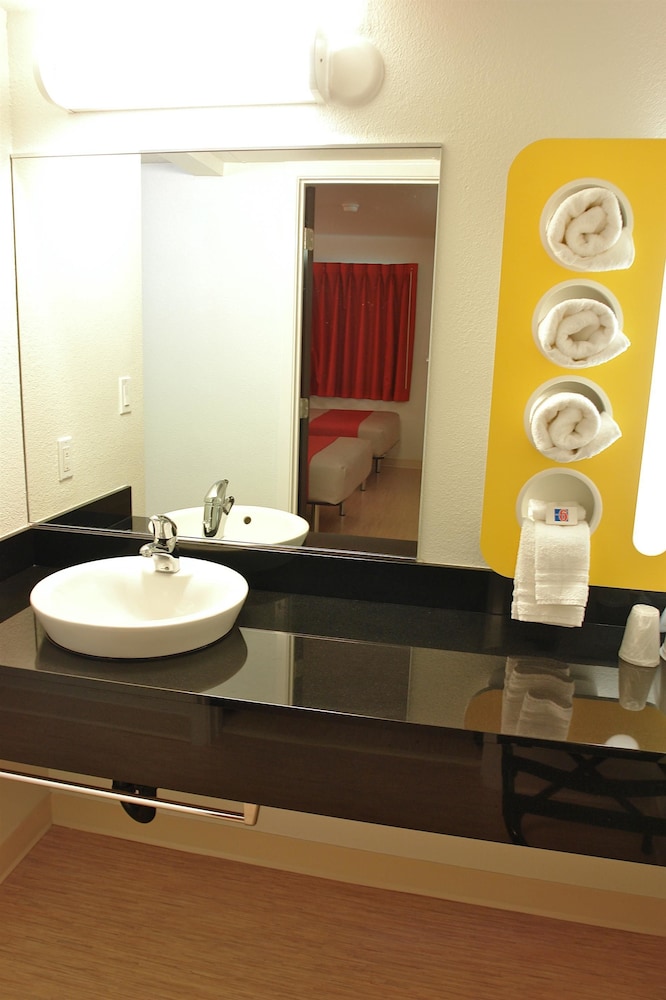 Super 8 by Wyndham Petaluma - photo 33