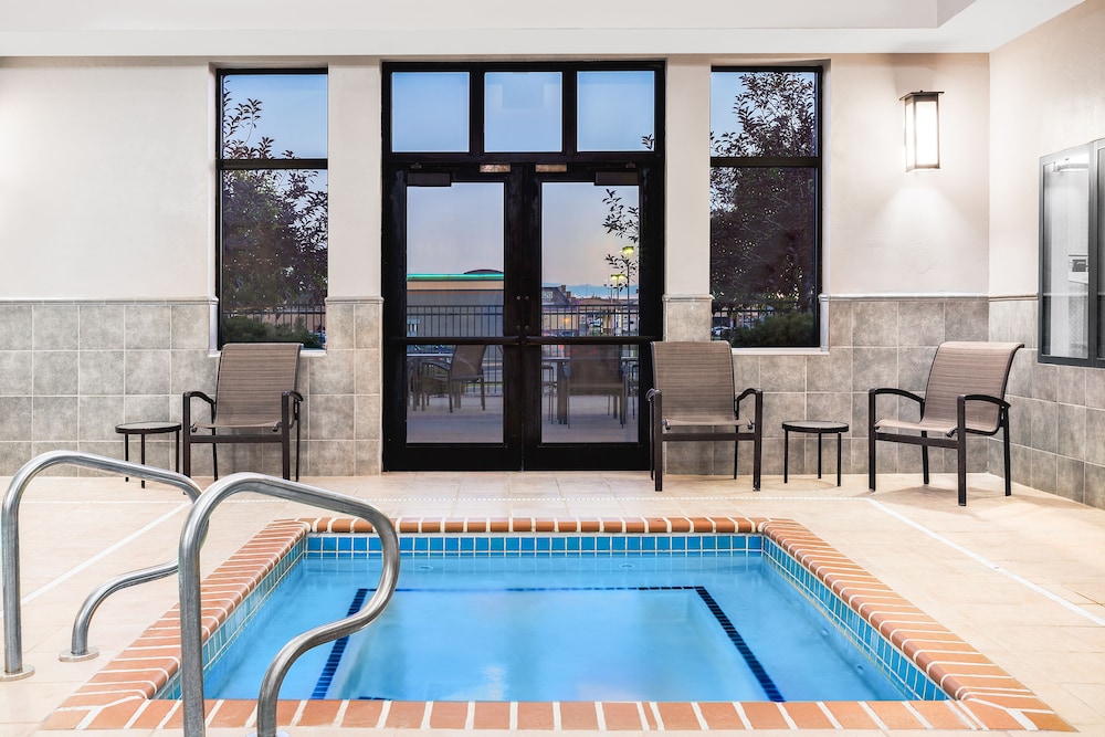 Holiday Inn Express & Suites Gillette by IHG - photo 17
