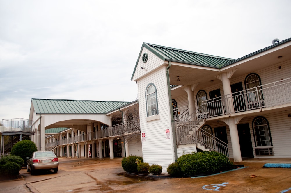 Americana Inn - photo 17