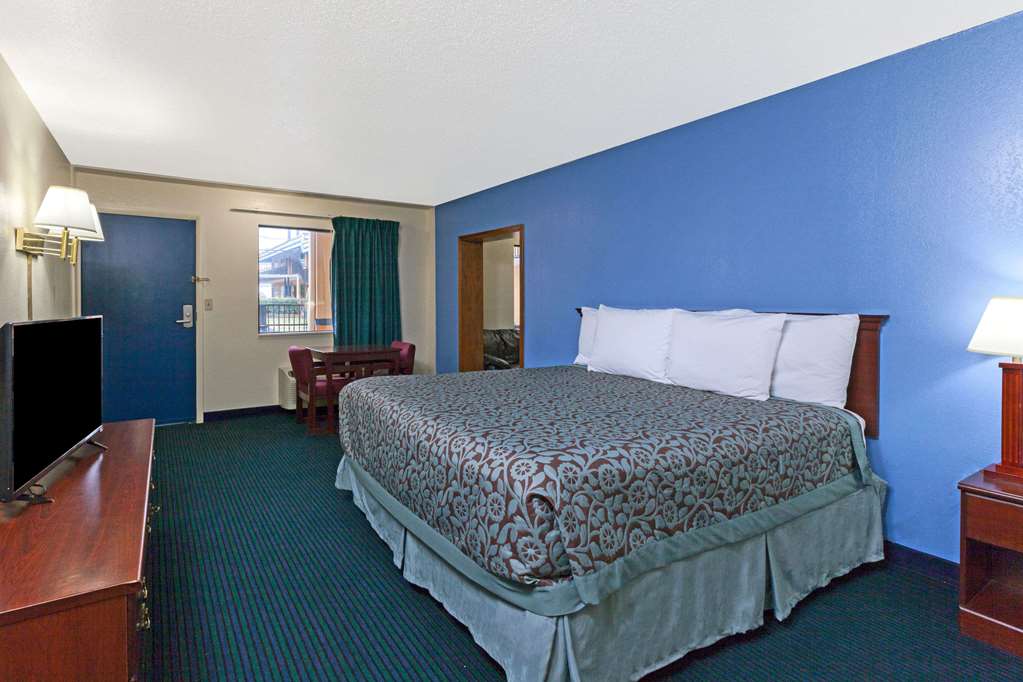 Days Inn by Wyndham Oklahoma City Fairground - photo 5
