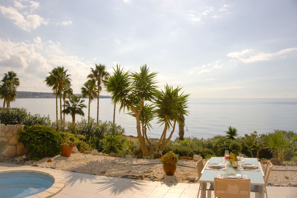 Beachfront Azura Sunrise