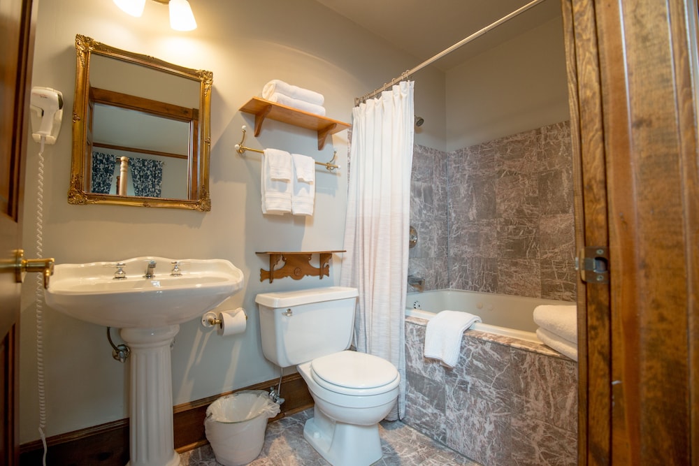 Inn at Cedar Crossing - photo 25