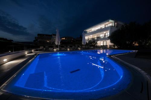 Villa Dora — 4-Star Luxury Hotel in Okrug Gornji, Croatia
