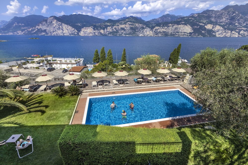 Hotel Capri - carbon neutral hotel in Malcesine