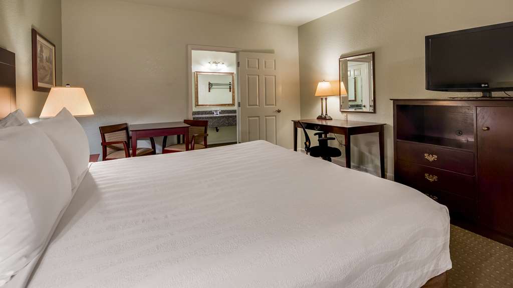 Best Western Plus Bayshore Inn - photo 28