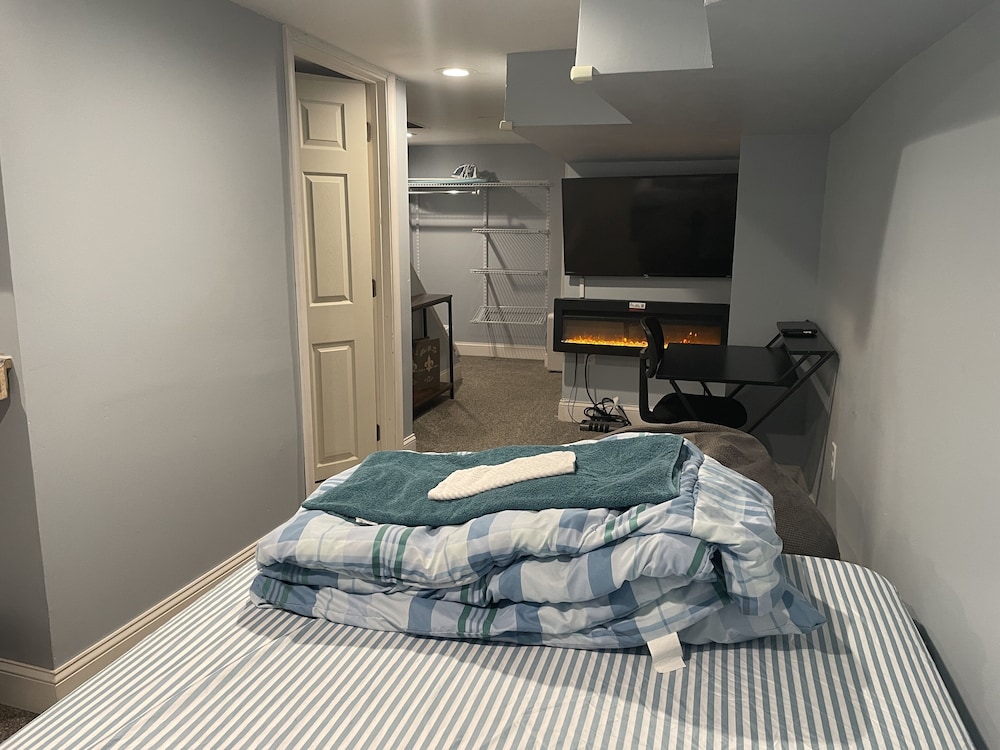 Downtown Suite Close to Topgolf Horseshoe Casino UM Baltimore - photo 7