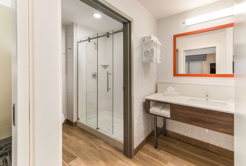 Hampton Inn & Suites Benton Harbor - photo 25