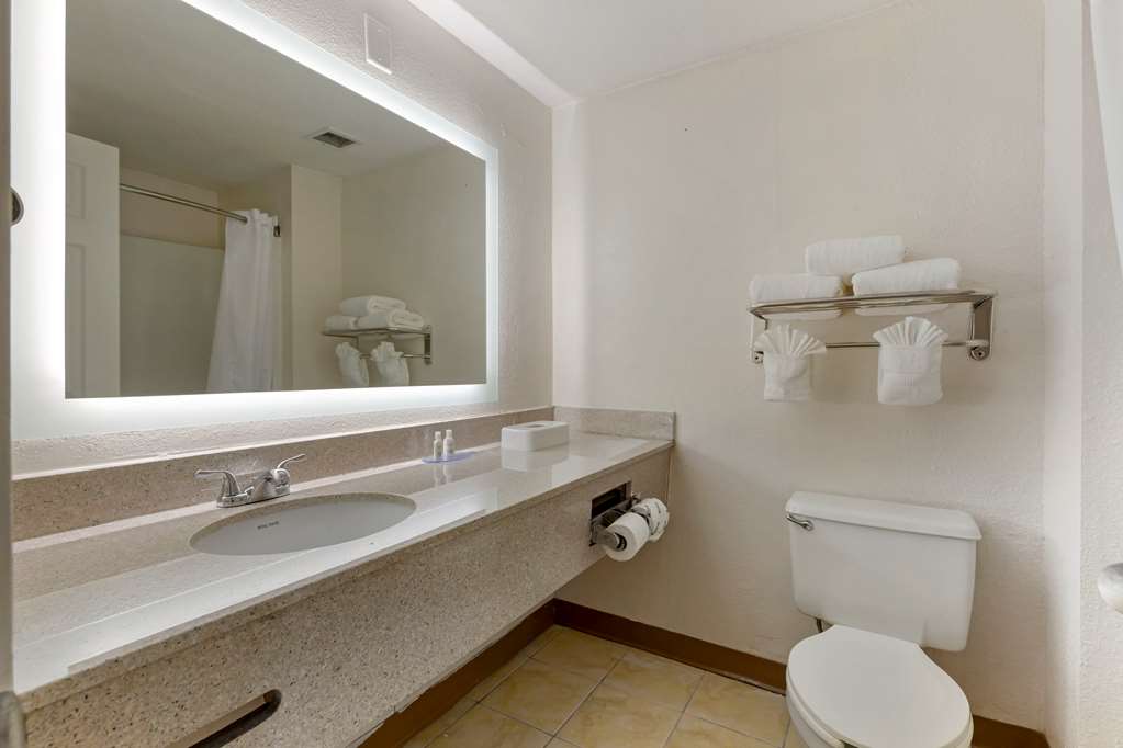 Suburban Studios Raleigh North - photo 11