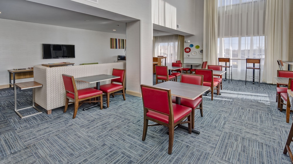 Holiday Inn Express & Suites London by IHG - photo 29