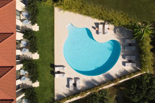 Poesia Suites — hotel in Valsamata