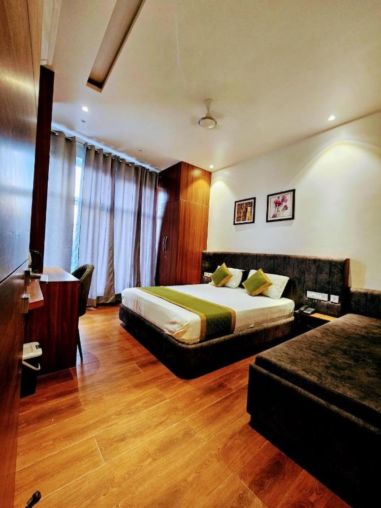 Sharda dinings Gorakhpur in Gorakhpur, India