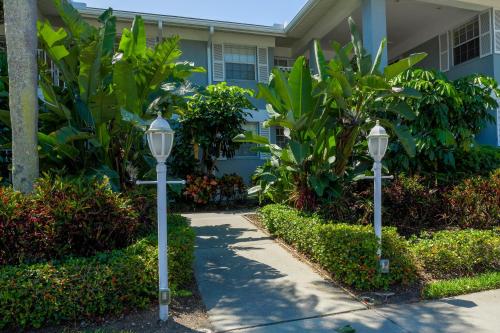 1239 Edgewater Circle — Bradenton — photo 4