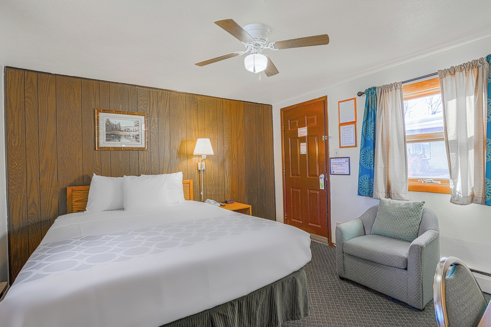 Love Hotels Silver Street by OYO at Hurley WI - photo 7