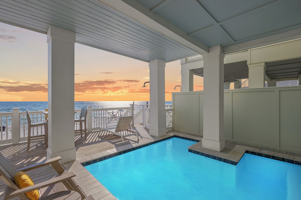 Pineapple Paradise 6BR 7BA Beachfront House Private Pool Grill Sleeps 16 — 4-Star Luxury Hotel in Panama City Beach, United States