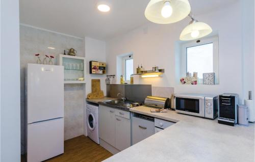 Five Bedroom Apartment In Zaton Mali