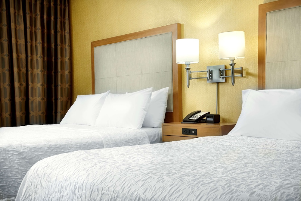 Hampton Inn & Suites Pittsburgh Airport South Settlers Ridge - photo 7