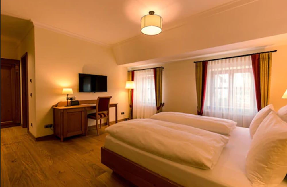 Hotel & Gaststätte zum Erdinger Weißbräu — hotel in Munich