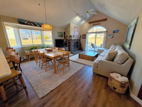 F4 Warm Fairway Village Townhome mountain views and large lawn So much to do - photo 43