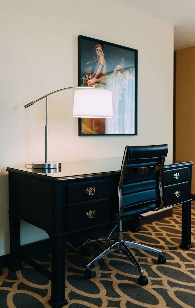 Bigelow Hotel and Residences Ascend Hotel Collection - photo 22