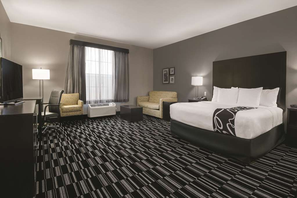 La Quinta Inn & Suites by Wyndham Fort Worth West I 30 - photo 14
