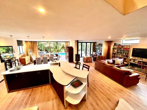Pet Friendly Home Near Beach