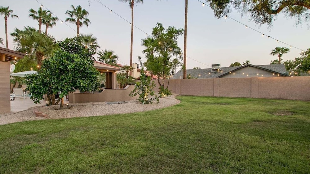 North Scottsdale Retreat w Resort Like Backyard - photo 38