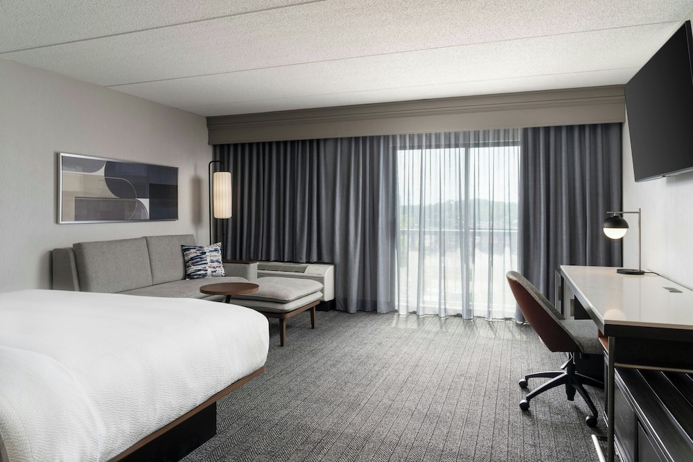 Courtyard by Marriott Cleveland Beachwood - photo 9