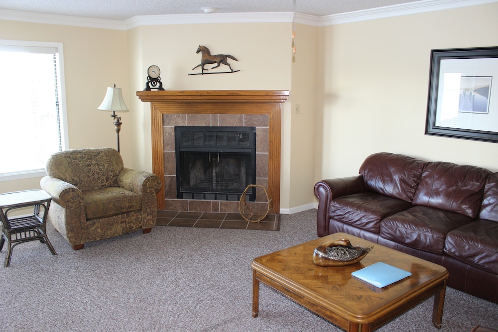 The Wharf Resort - photo 8