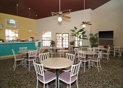 Clarion Suites Yuma - photo 6