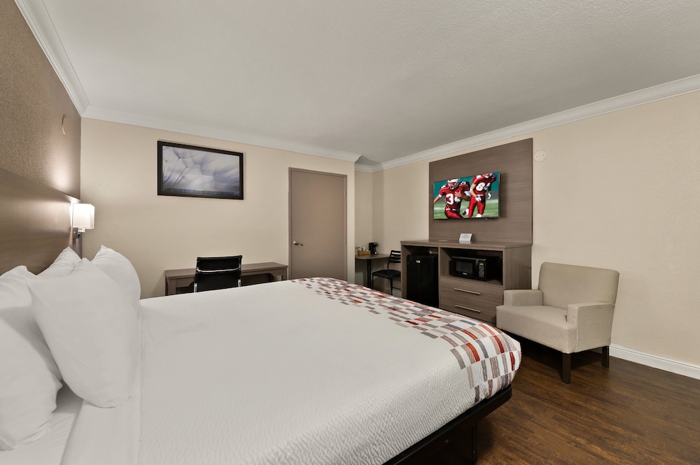 Red Roof Inn Los Angeles Bellflower - photo 6