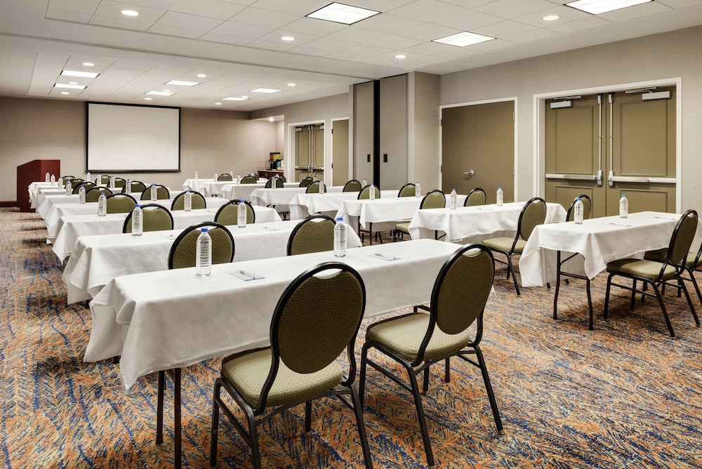 Hilton Garden Inn Dubuque Downtown - photo 36