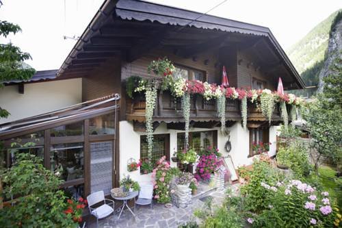 Apartment Steindl — 4-Star Luxury Hotel in Laengenfeld, Austria