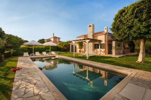 Xenia Villa — 4-Star Luxury Hotel in Argostolion, Greece