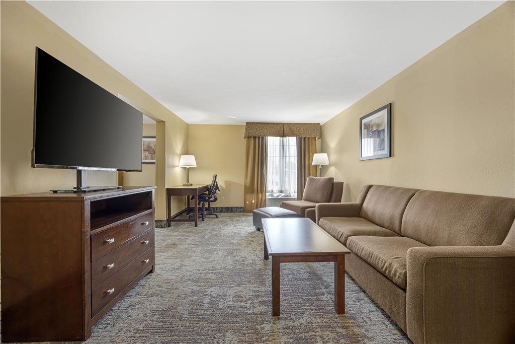 Best Western Plus Prairie Inn - photo 27