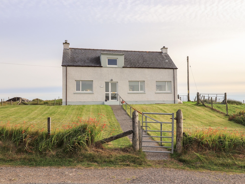 Park Cottage — 4-Star Luxury Hotel in Isle Of North Uist, United Kingdom