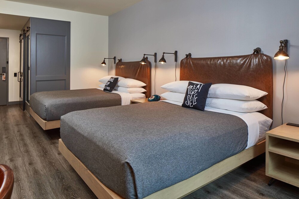 Moxy Atlanta Midtown - photo 24