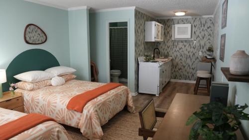 The Savannah Inn - photo 6