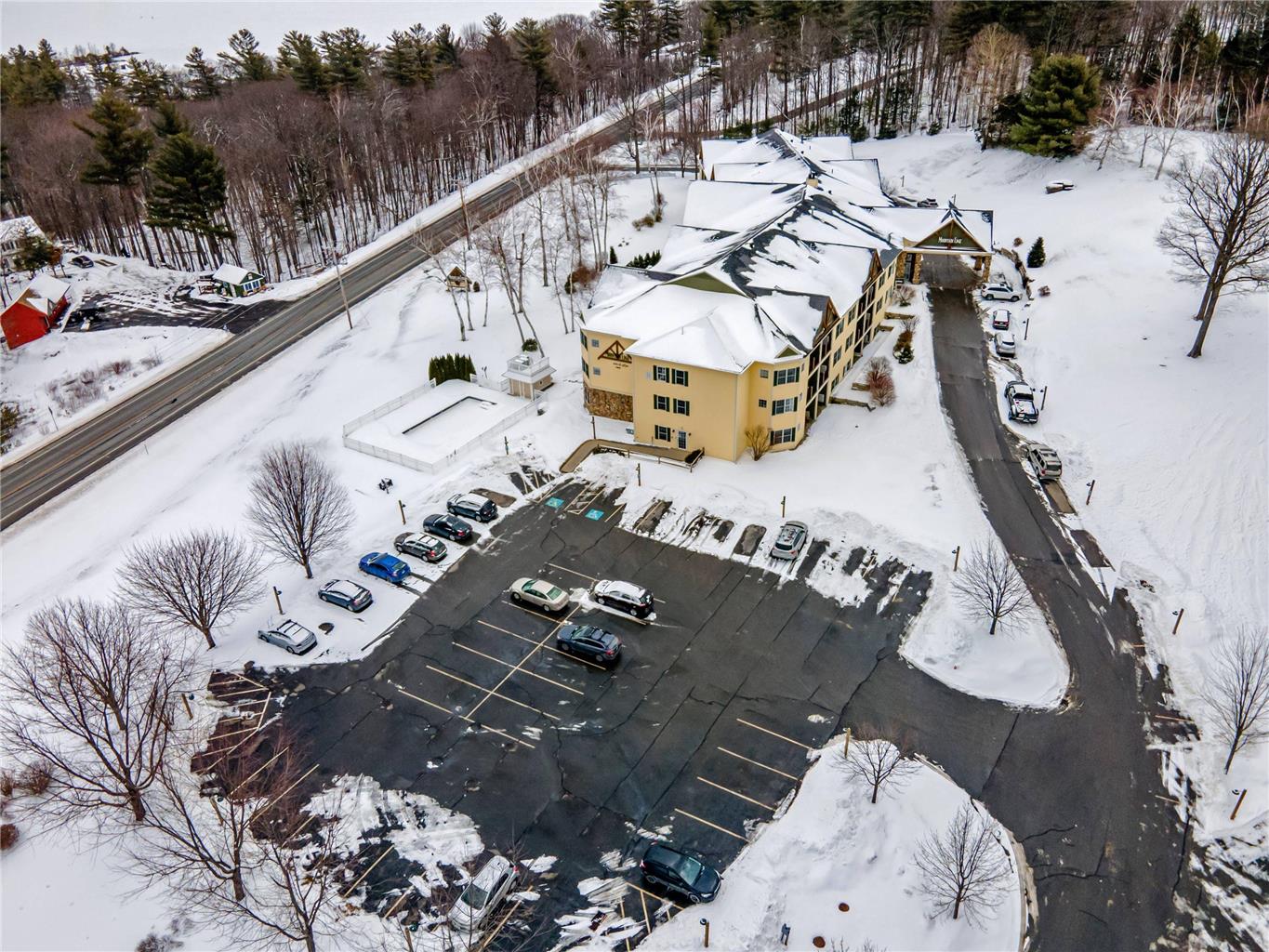 Mountain Edge Suites at Sunapee an Ascend Collection Hotel - photo 8