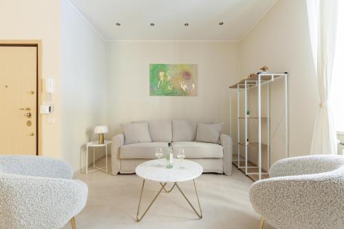 Hostly The Happya Charme Suite — 4-Star Luxury Hotel in Rome, Italy