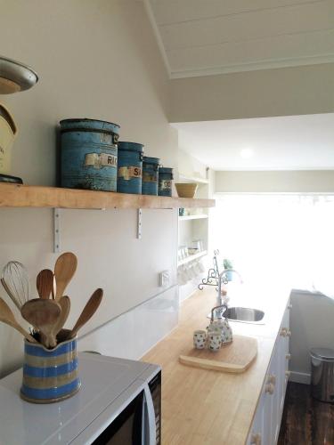Robin Hoods Well Farm Stay — hotel near Devonport Airport