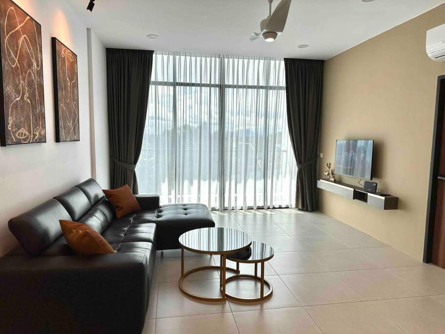 Jk Yarra Park Resort Style 8Pax 3BedR2BathR — 4-Star Luxury Hotel in Kuching, Malaysia