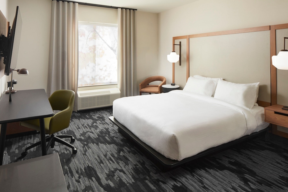 Fairfield Inn & Suites by Marriott Stony Creek - photo 5