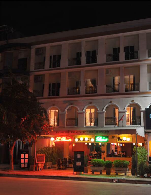 Le Parrots Inn - last minute hotel in Pattaya