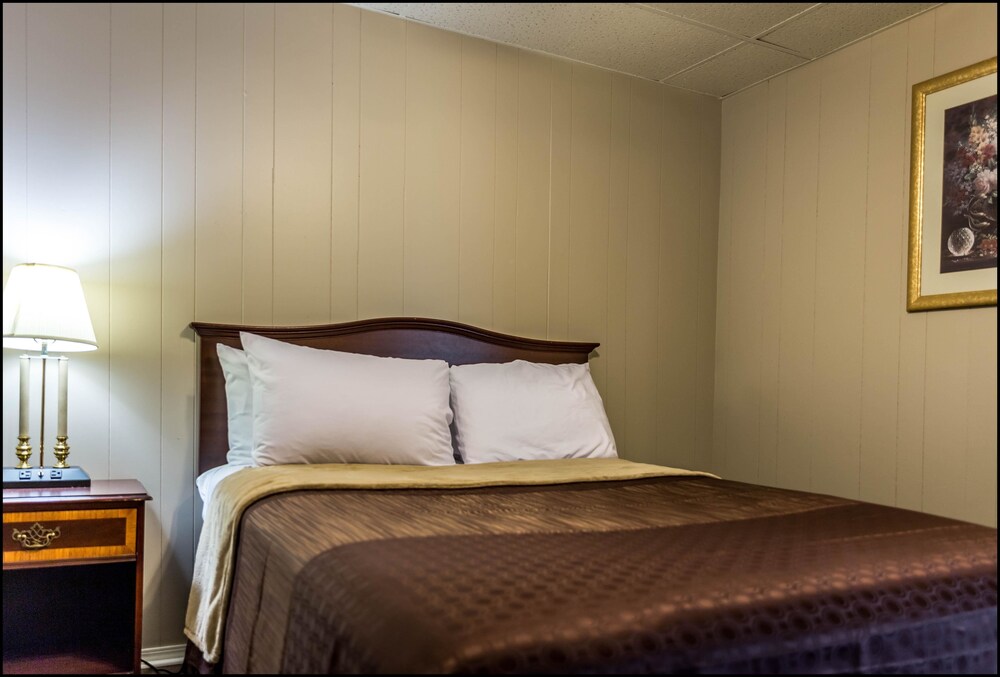 Marina Inn & Event Center - photo 10