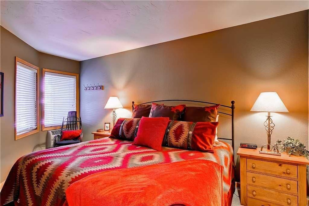 1202 Trappeurs Lodge Trappeur's Crossing Apartment 2 — 4-Star Luxury Hotel in Steamboat Springs, United States