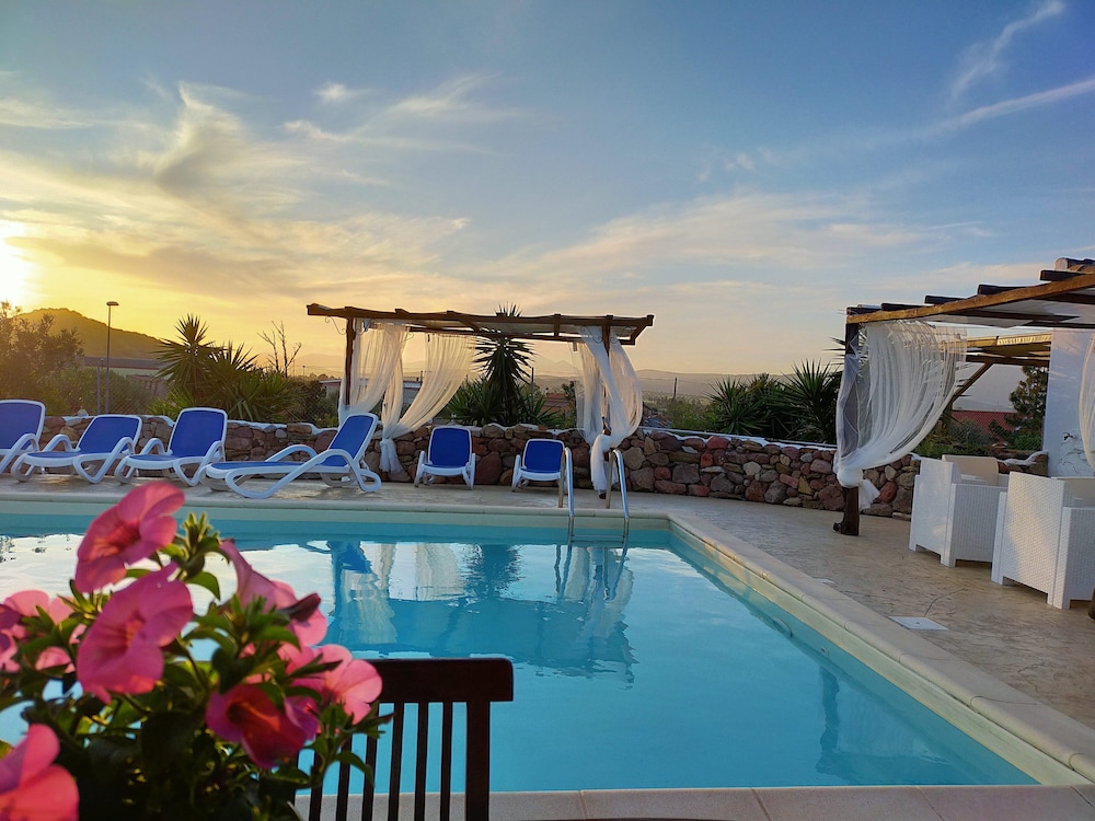 Sa Corti De Sa Perda — hotel in Piscinas