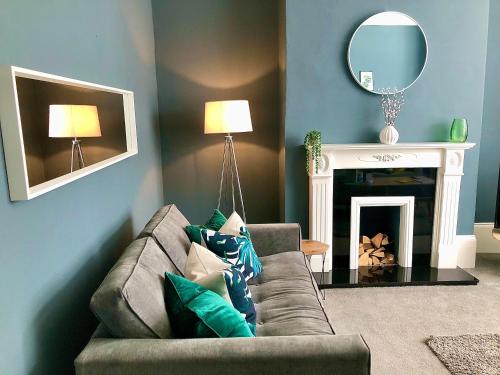 No 7 Sunderland 3 Bed House with Parking Sleeps 7 Quiet Location — 4-Star Luxury Hotel in Sunderland, United Kingdom