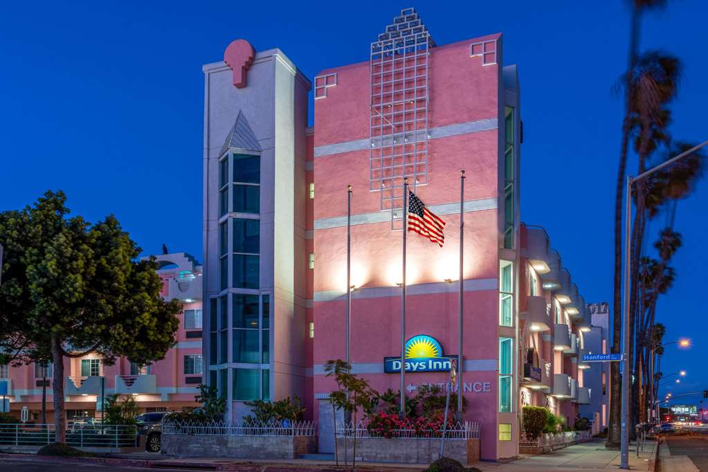 Days Inn by Wyndham Santa Monica - photo 10