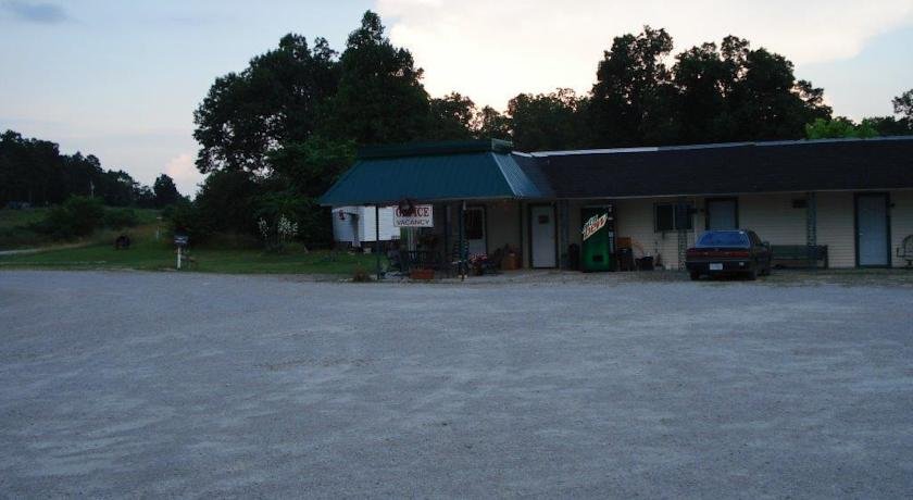 Comfort Green Motel pet-friendly hotel Thayer