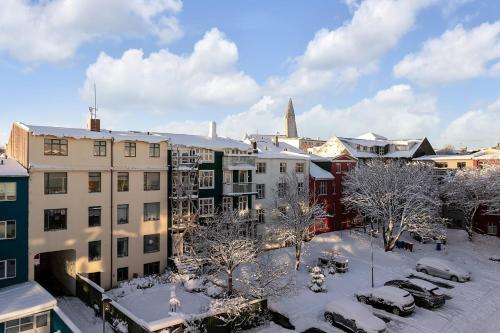 Spacious 3BR Location free park